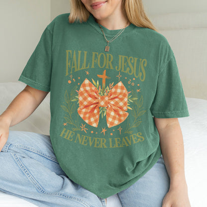 Fall For Jesus: Christian Faith, He Never Leaves Autumn Praise Tshirt