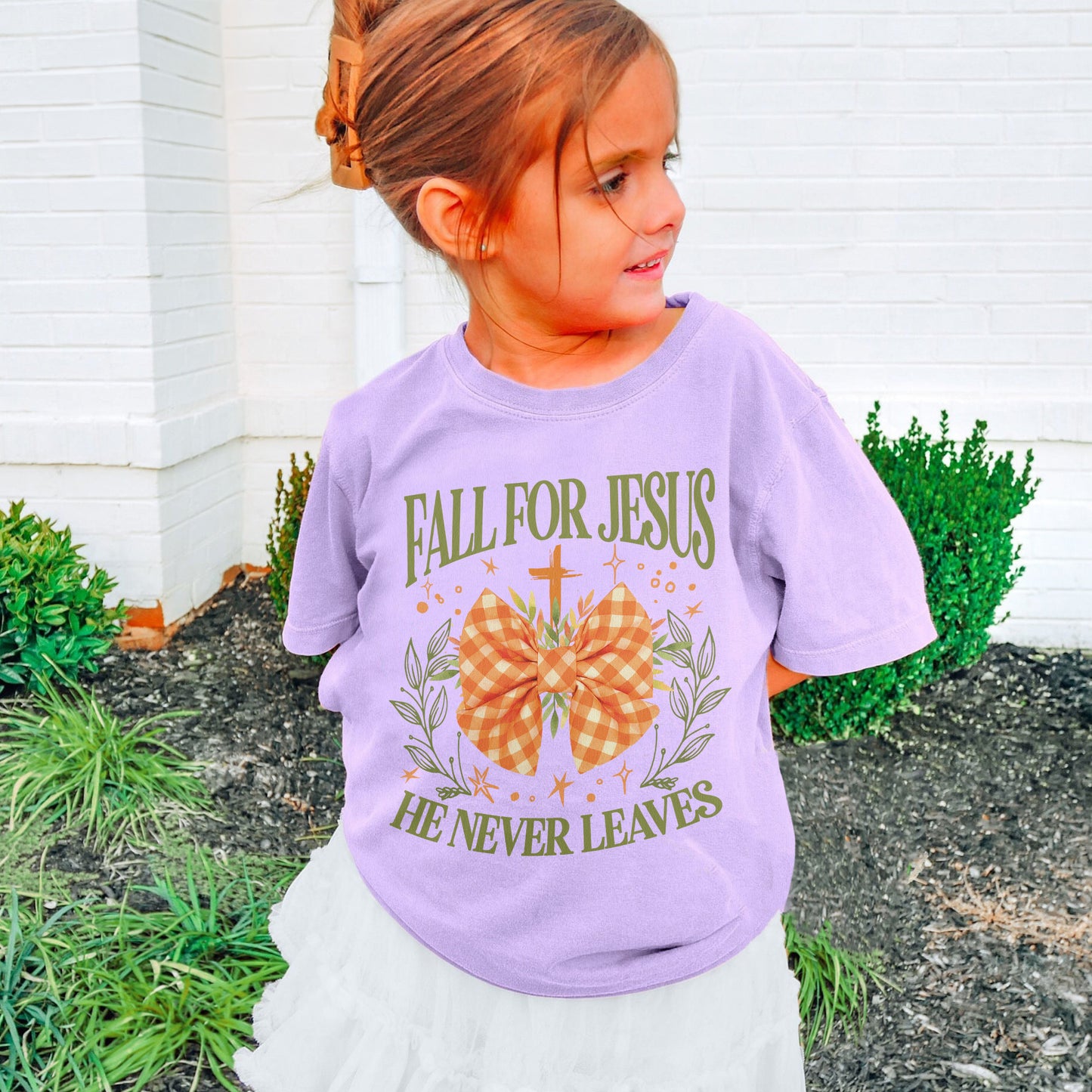 Fall For Jesus: Christian Faith, He Never Leaves Autumn Praise Youth Tshirt