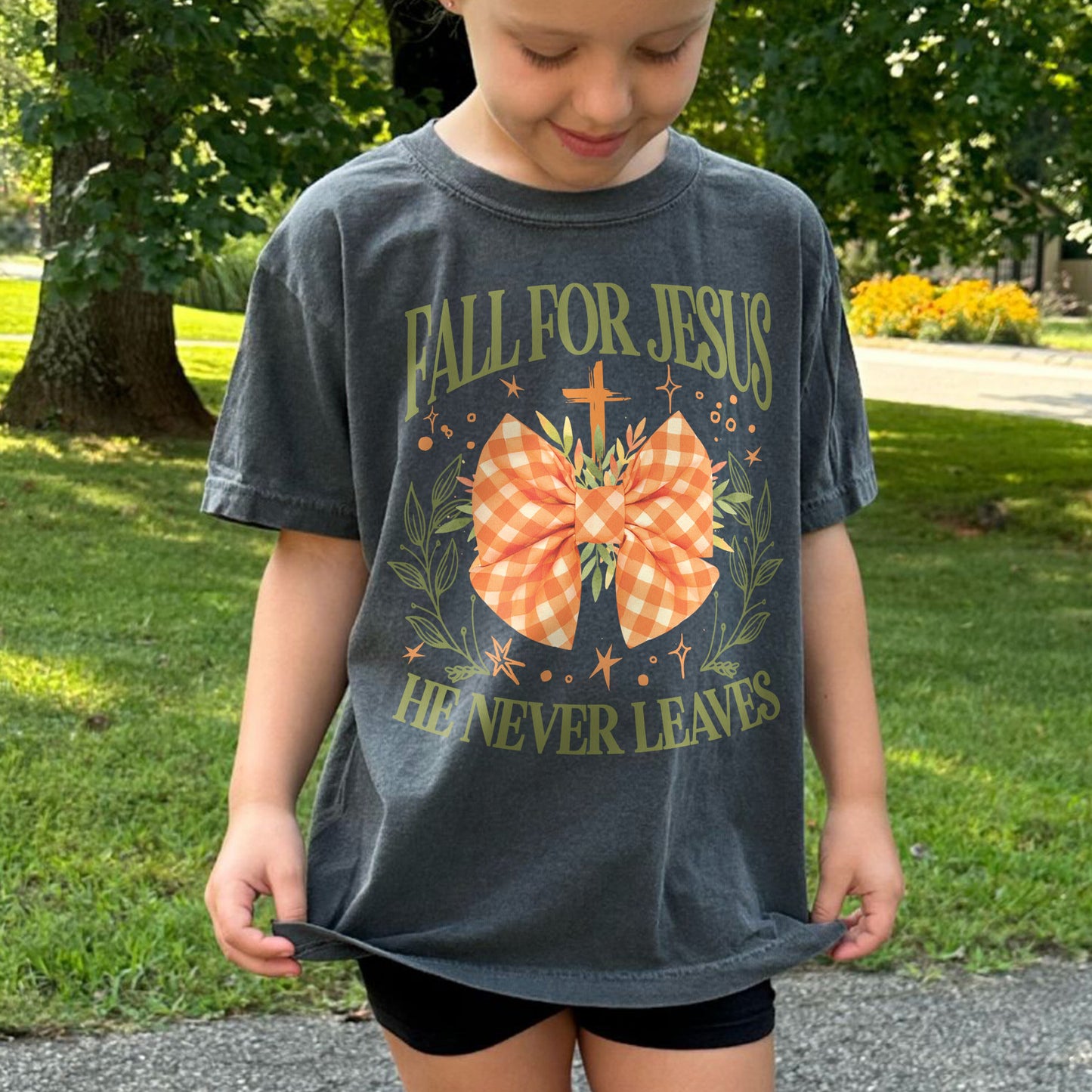 Fall For Jesus: Christian Faith, He Never Leaves Autumn Praise Youth Tshirt